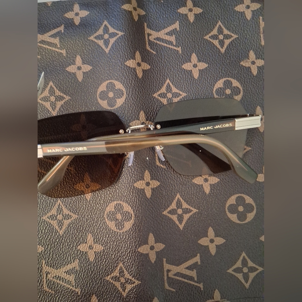 Marc Jacobs Rimless Sunglass $260.00 Retail Great FALL Color! - Picture 3 of 7